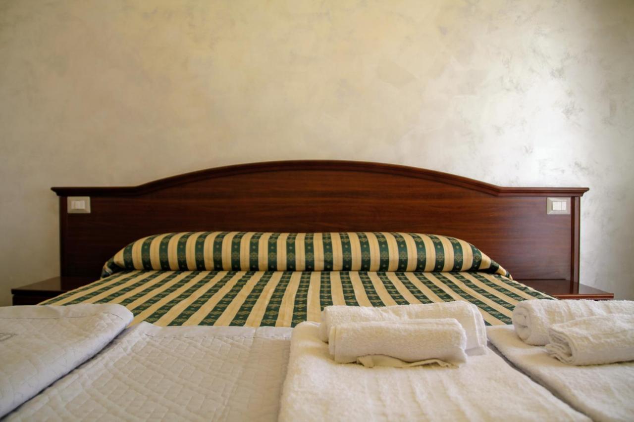 Rooms Dimora Arco - Affitti Brevi Italia Монте-Сант'Анджело Экстерьер фото