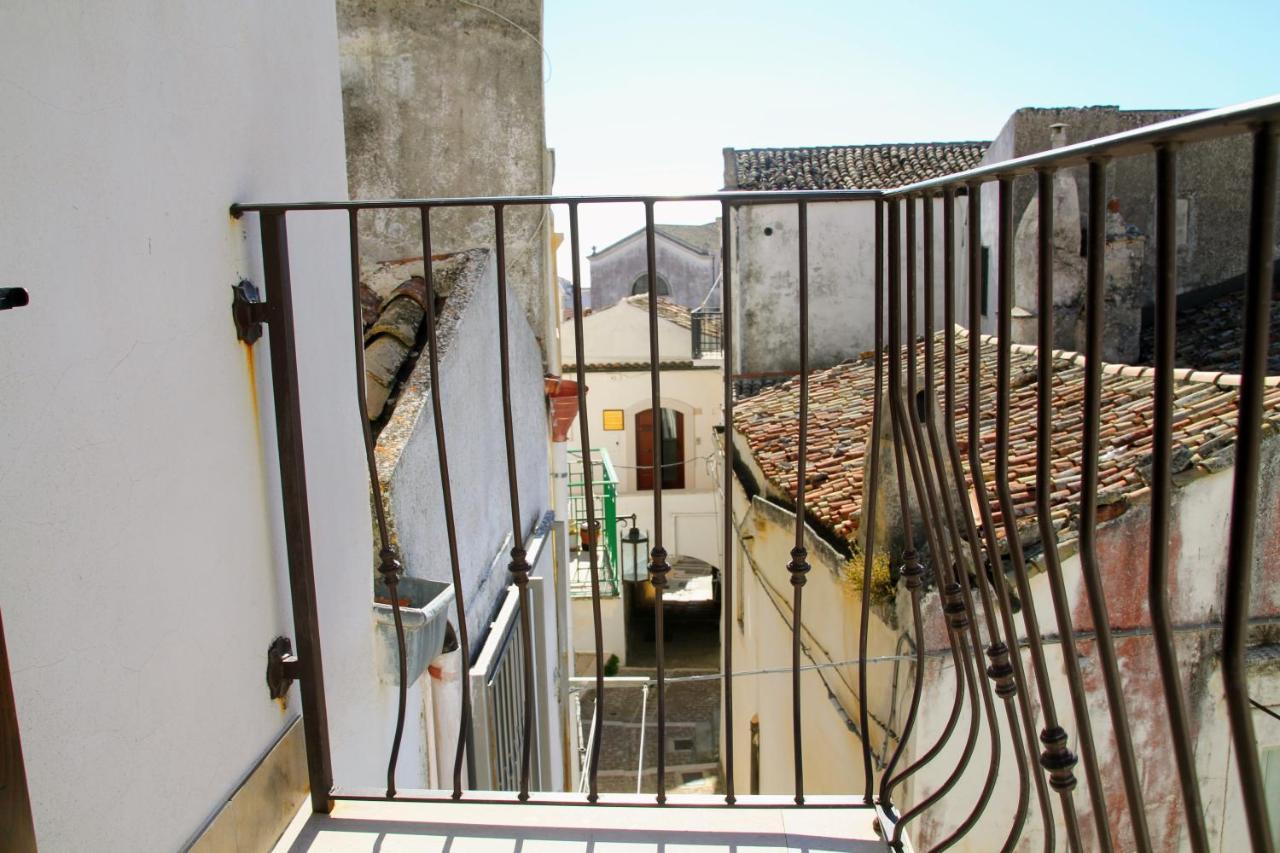 Rooms Dimora Arco - Affitti Brevi Italia Монте-Сант'Анджело Экстерьер фото