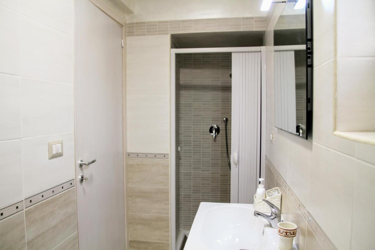 Rooms Dimora Arco - Affitti Brevi Italia Монте-Сант'Анджело Экстерьер фото