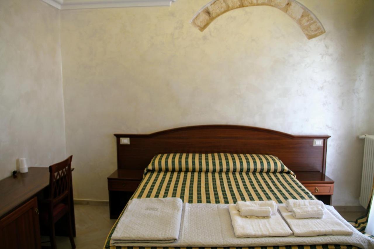 Rooms Dimora Arco - Affitti Brevi Italia Монте-Сант'Анджело Экстерьер фото
